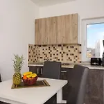 In Okrug Gornji With Sea View, Terrace, Air Conditioning, Wifi 5134-4 Lägenhet *