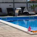In Okrug Gornji With Sea View, Terrace, Air Conditioning, Wifi 5134-4 Lägenhet