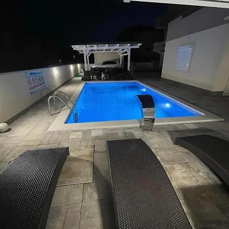 In Okrug Gornji With Sea View, Terrace, Air Conditioning, Wifi 5134-4 特罗吉尔