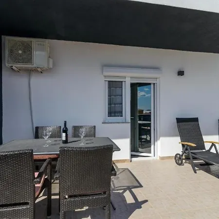 In Okrug Gornji With Sea View, Terrace, Air Conditioning, Wifi 5134-4 Apartament