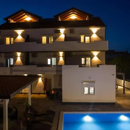 In Okrug Gornji With Sea View, Terrace, Air Conditioning, Wifi 5134-4 아파트 *