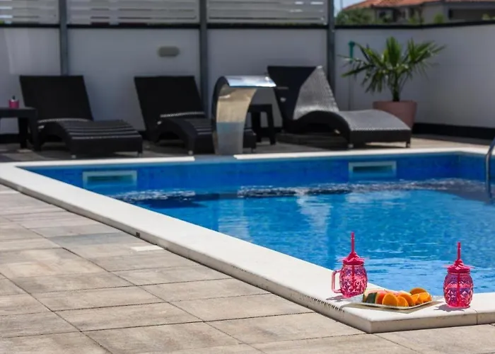 In Okrug Gornji With Sea View, Terrace, Air Conditioning, Wifi 5134-4 Appartement
